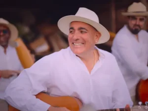 un palo jorobao aseres